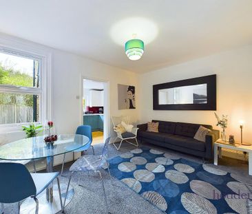 4 bedroom semi-detached house to rent - Photo 2