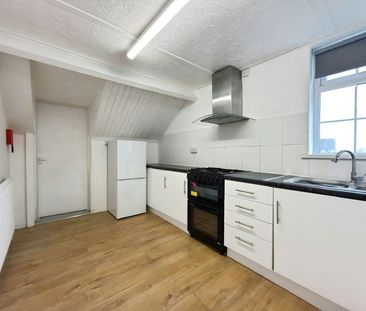 Flat to rent on - Photo 2