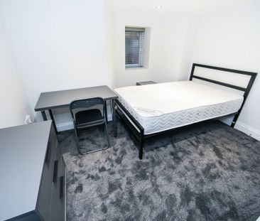 Hessle View, Hyde Park, Leeds - Photo 2