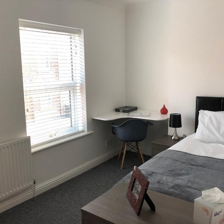4 bedroom terraced house to rent - Photo 1