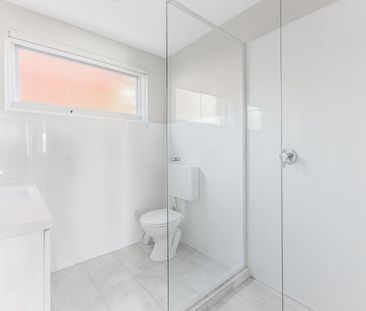 STYLISH, LOW-MAINTANENCE LIVING IN SOUGHT-AFTER SUBURB - Photo 3