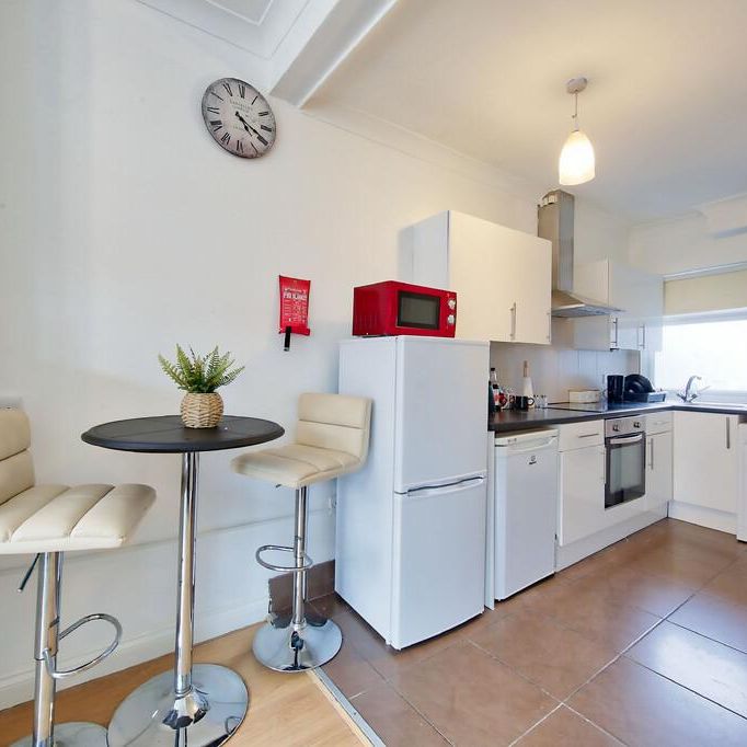Studio to rent - Photo 1