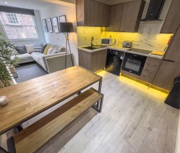 5 bedroom flat to rent - Photo 1