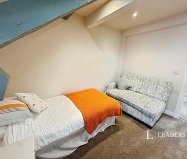 2 bedroom semi-detached house to rent - Photo 3