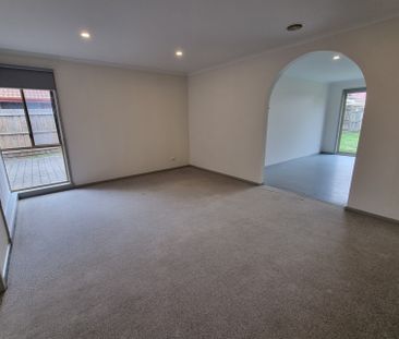 59 Carlisle Drive, Epping VIC 3076 - House For Rent | Domain - Photo 2