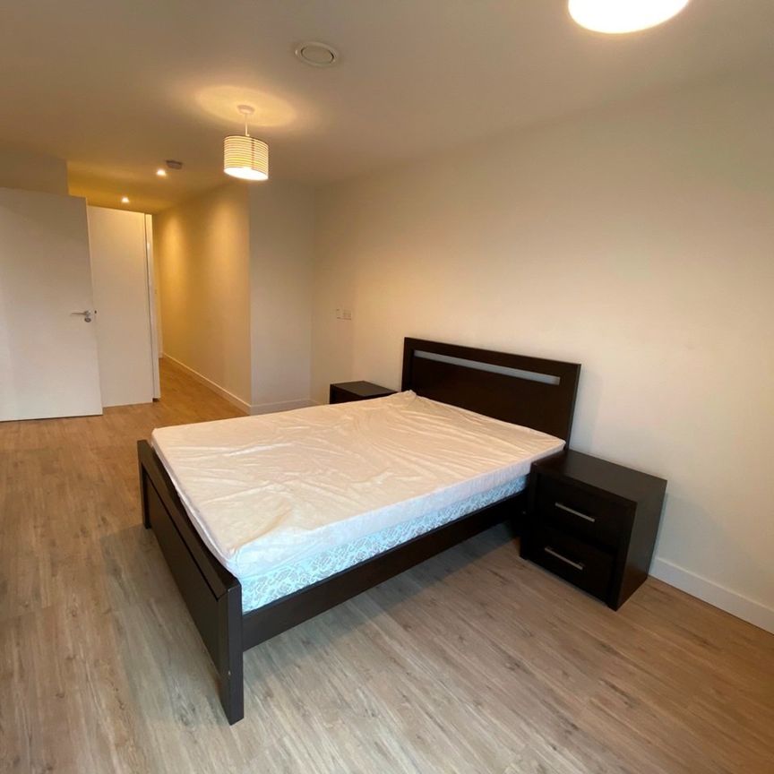 2 Bed Flat, Blackheath Road, SE10 - Photo 1