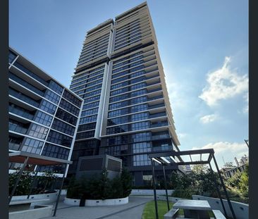 Modern 3 Bedroom Unit - Photo 1