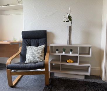 Room in a Shared House, Waverley Road, BS6 - Photo 3