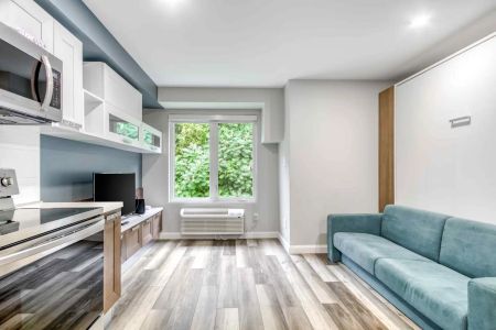 1755 Regent Street — Bachelor Furnished - Photo 4