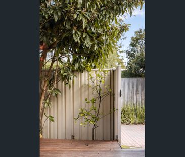 Modern 3-Bedroom Townhouse in Prime Donvale Location - Photo 4