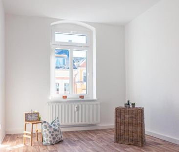 Geräumige 5-Raum-Altbauwohnung mit Balkon - Photo 1