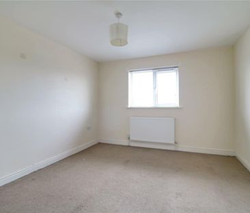 Pine Park, Barton-upon-Humber, Lincolnshire, DN18 5RU - Photo 4