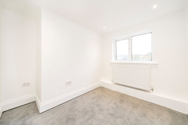 Highfield Road, Acton, W3, London - Photo 1