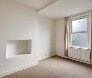 2 Bed Flat - Photo 2