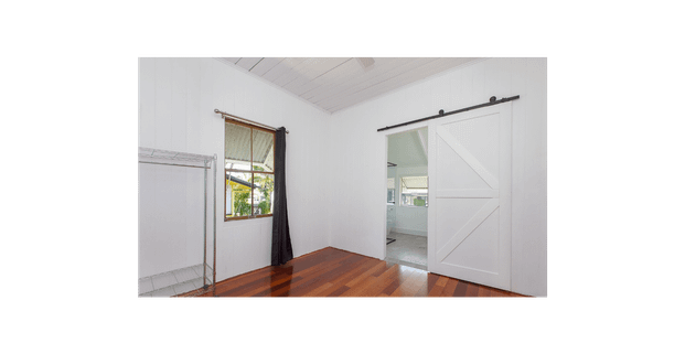 Quaint Queenslander in great location of Wynnum - Photo 1