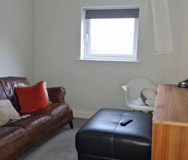 6 bedroom end of terrace house to rent - Photo 4