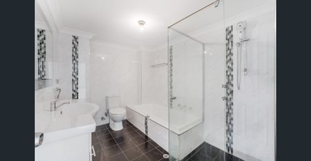 Convenient & Comfortable Living in the Heart of Liverpool - Photo 2