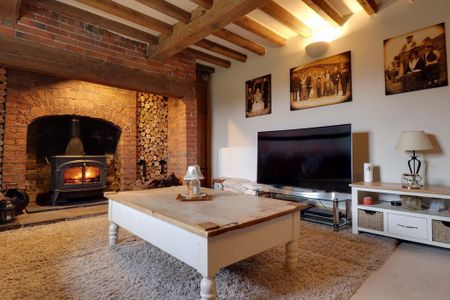 4 bedroom detached house to rent - Photo 3