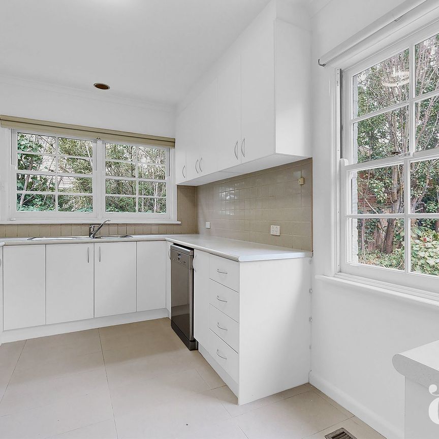 18 Merrion Place, Kew - Photo 1