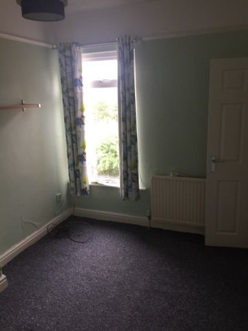 3 Bed Semi-Detached House, Highfield Road, CH42 - Photo 2
