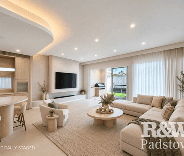 Generous Five-Bedroom Duplex with Pool and Three Ensuites - Photo 1