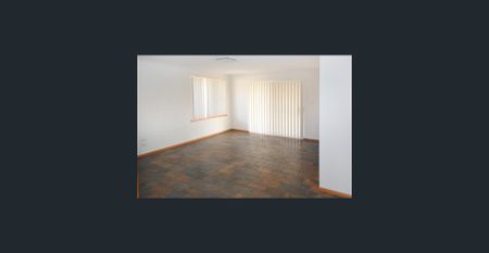 Waterfront Living – Spacious Home with Direct Canal Access - Photo 2