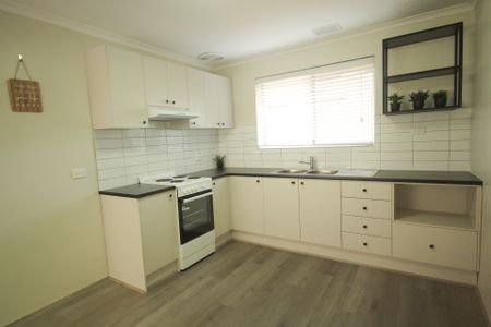 Renovated & Secure Apartment in Prime Location - Photo 2