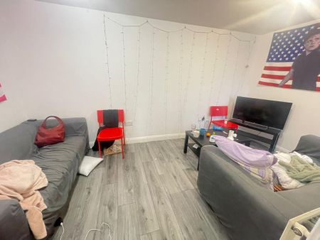 4 bedroom townhouse to rent - Photo 2