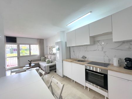 Apartamento planta baja en alquiler en Marbella, Marbella - Photo 4