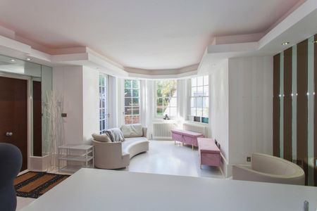 2 bedroom Flat To Let Total Size: 1055 SQ FT - Photo 2