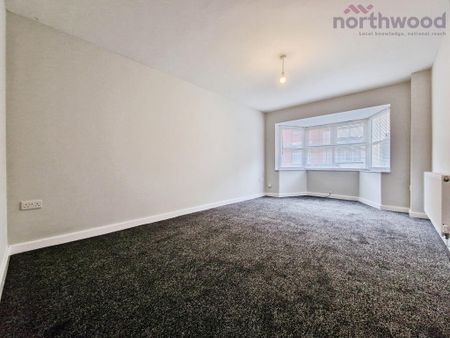 4 bedroom semi-detached house to rent - Photo 2