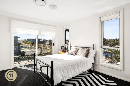 “Stunning & Spacious Family Home” - Photo 3