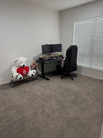 Charming 4BR house in Karaka Lakes - Photo 5