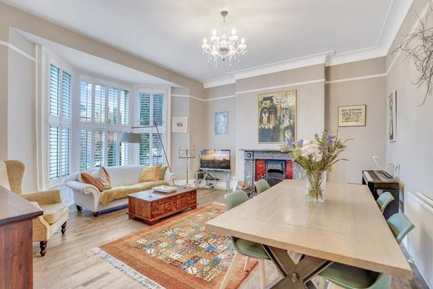 3 bedroom flat to rent - Photo 1