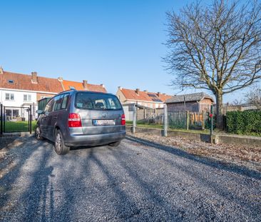 WAREGEM - Instapklare woning met 3 SLPK. en uitweg op goede ligging! - Photo 1