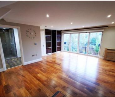 5 bedroom detached house to rent - Photo 2