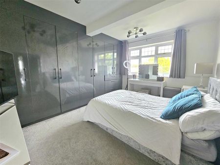 4 bedroom detached house to rent - Photo 5