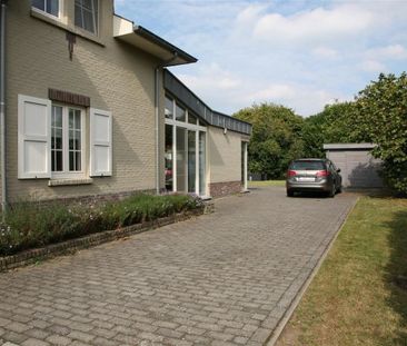 Charmante, gerenoveerde woning met 2 slpk. , tuin en garage - Photo 2