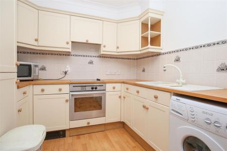 2 bedroom apartment to rent - Photo 4