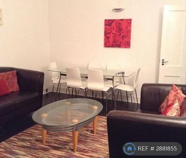 3 bedroom flat to rent - Photo 1