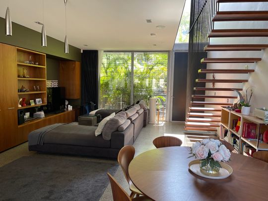 Alexandria - Photo 1