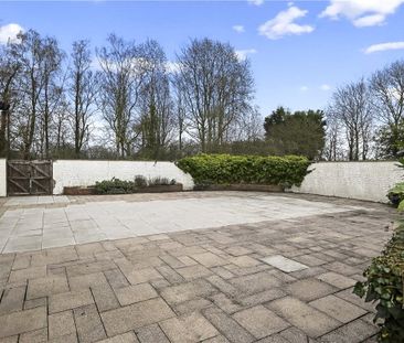 A four bedroom detached family home with a double garage and drivew... - Photo 4