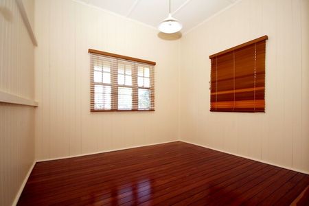 7 Stonehaven St Mount Lofty - Photo 2