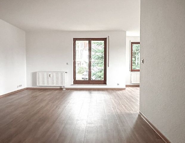 ERSTBEZUG in Glauchau mit Tageslichtbad, offener Küche und eigener Terrasse! - Photo 1