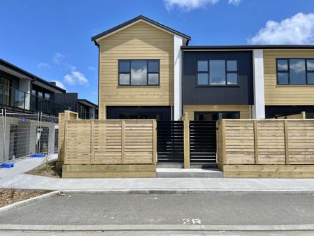 Modern 2-Bedroom Home in Wainuiomata - Photo 5