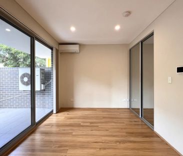 VILLA STYLE GARDEN APARTMENT - Photo 2