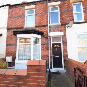 4 bedroom terraced house to rent - Photo 2