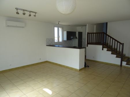Location Appartement 4 pièces 81m² ST DREZERY 34160 - Photo 4