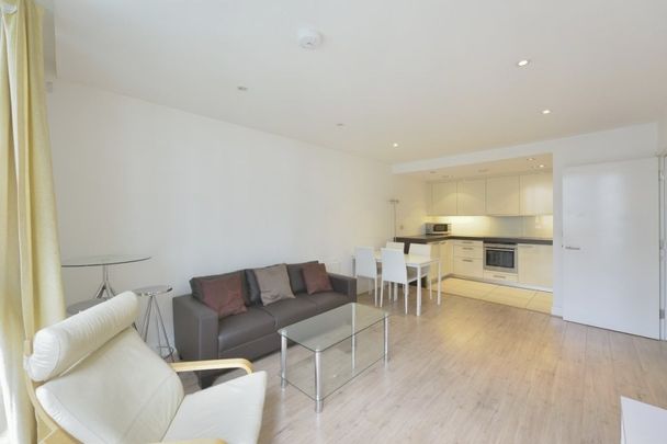 2 bedroom flat to rent - Photo 1