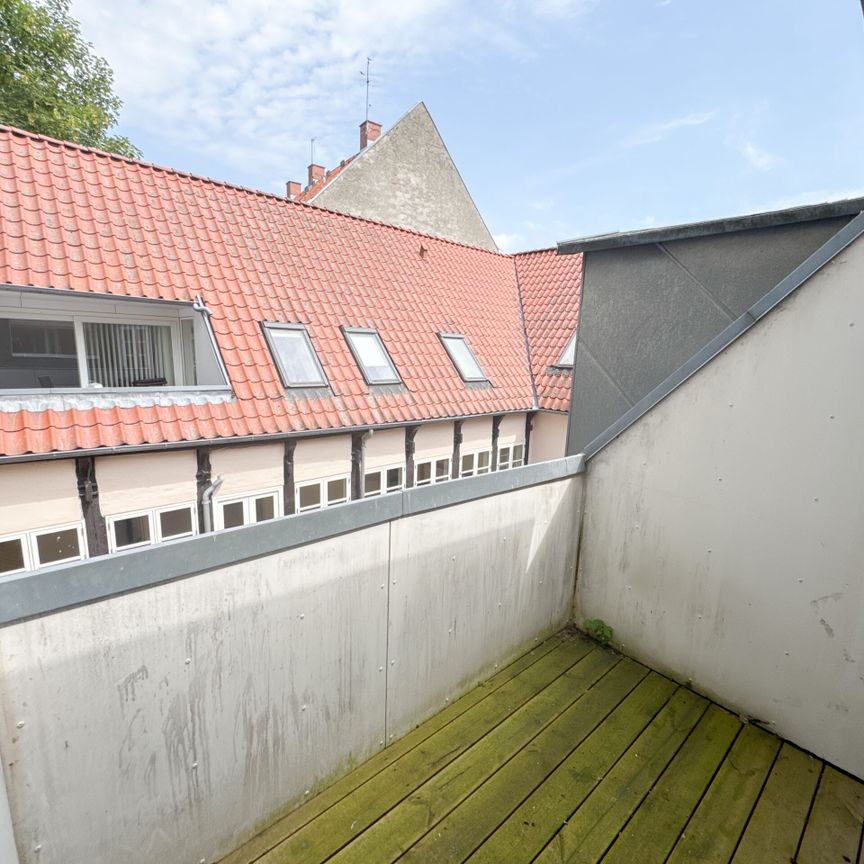 Hyggelig 3-værelses lejlighed med altan i Aalborg midtby - Photo 1